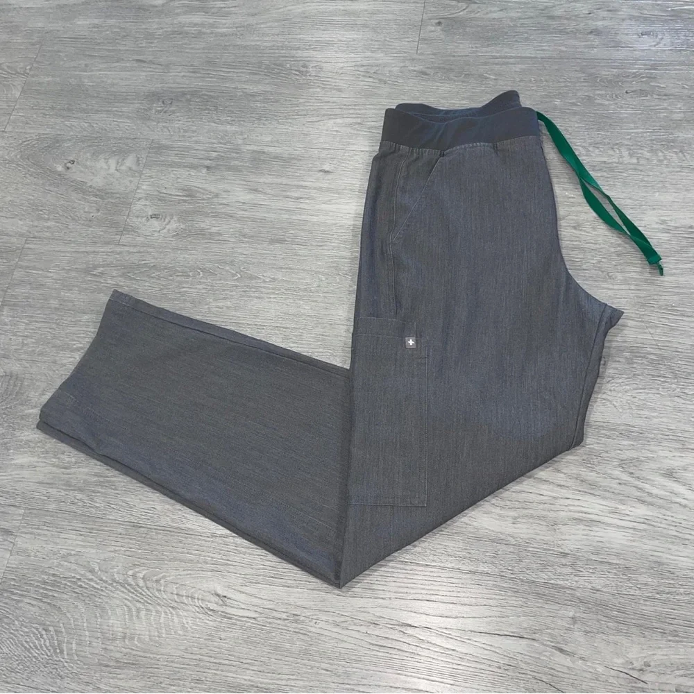FIGS Axim Cargo Scrub Pant Men’s Medium Gray T2001 Technical Collection